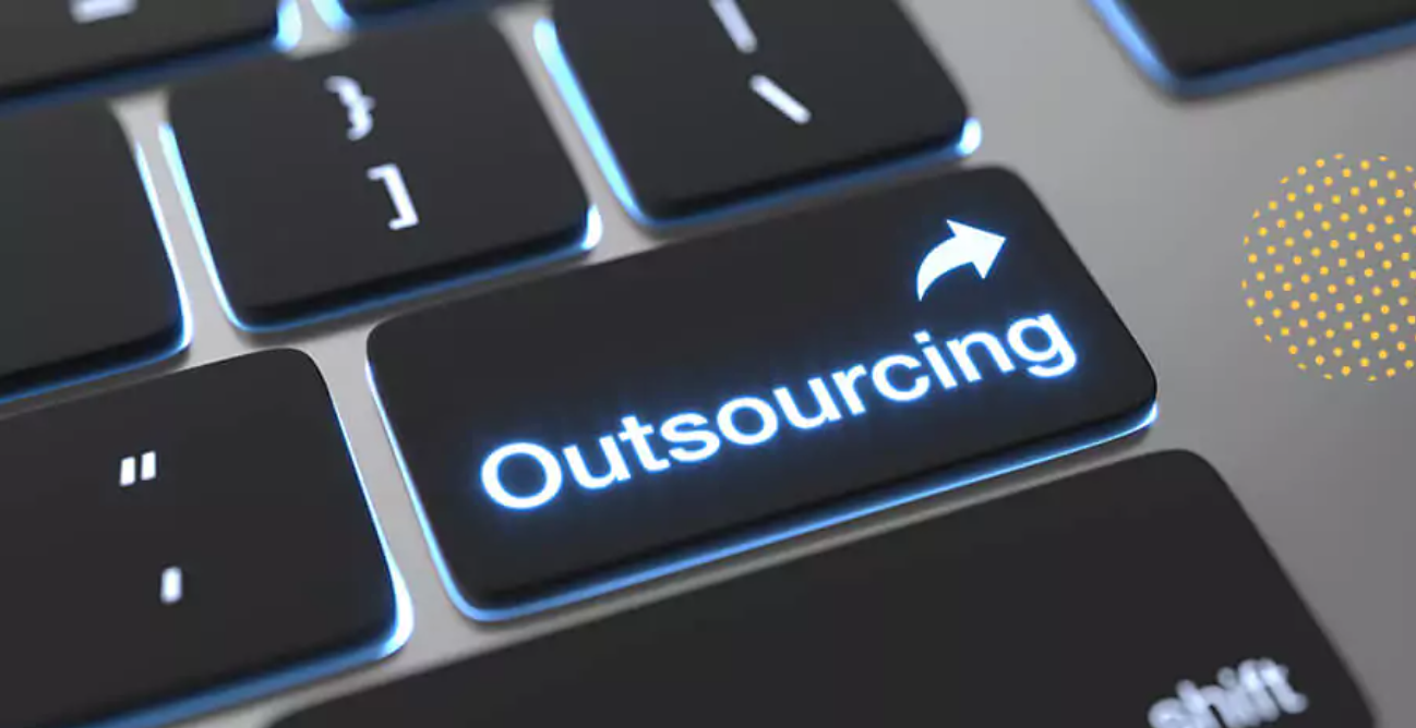 Outsourcing de TI: Maximizando Eficiência e Foco Estratégico 